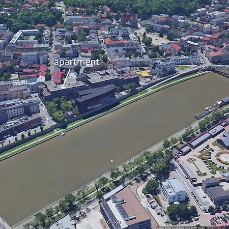 Kaszmir Sky By Vistula River